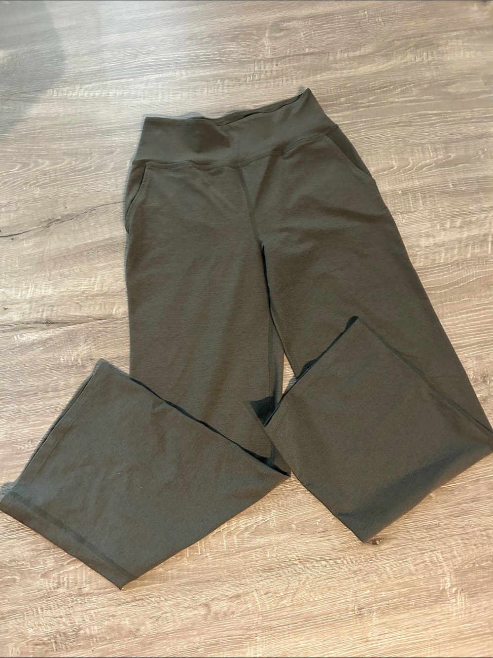 Beyond Yoga Spacedye Laid Back  Wide-Leg Pants in Dusty Forest Heather
